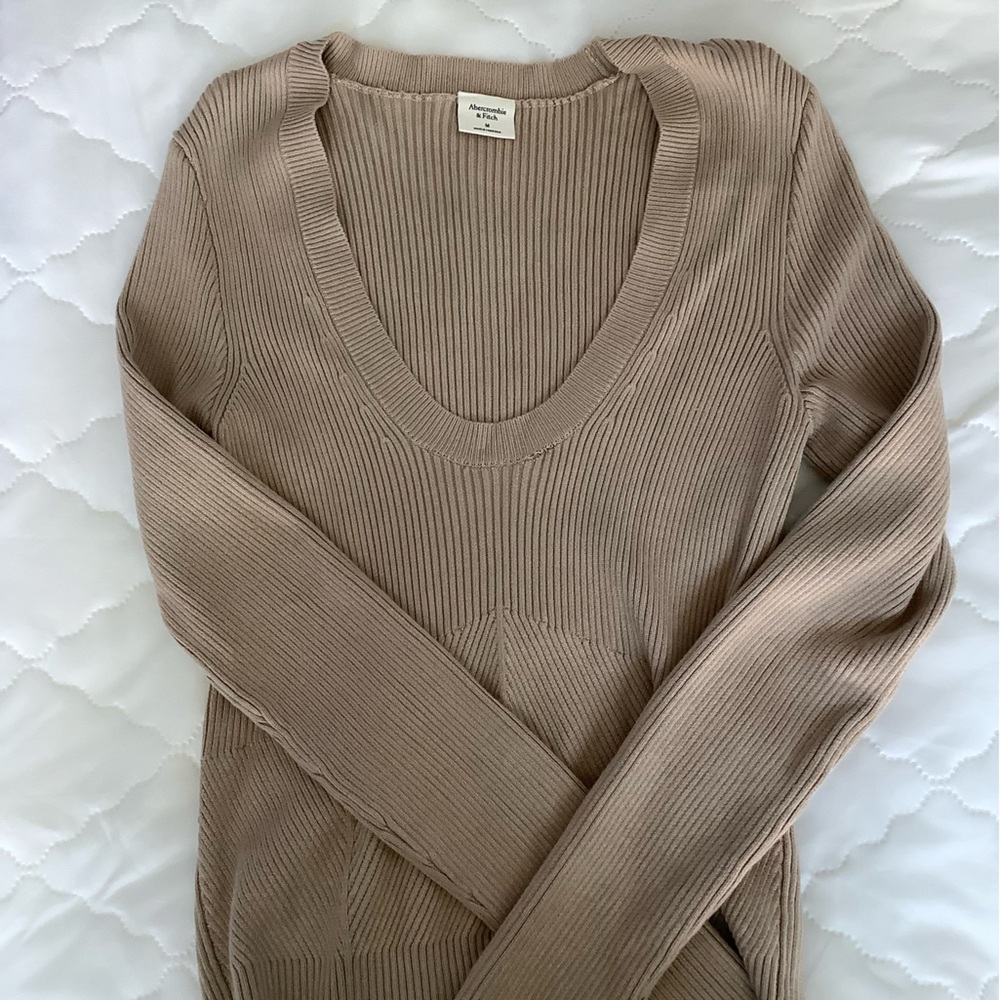 Women’s Abercrombie long sleeve